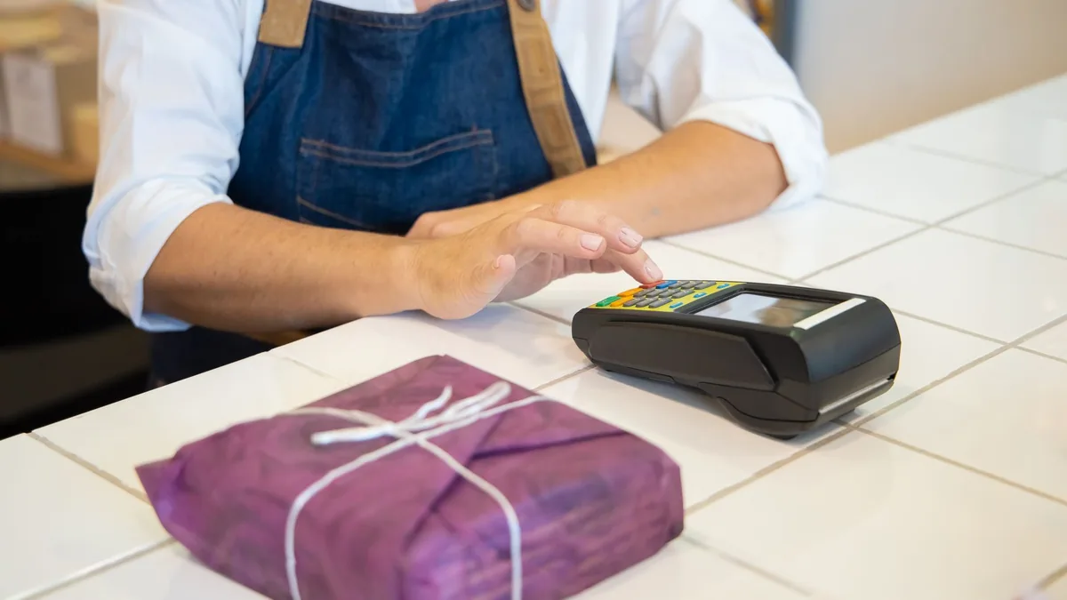 Cartão de crédito para empresários: como usar a favor