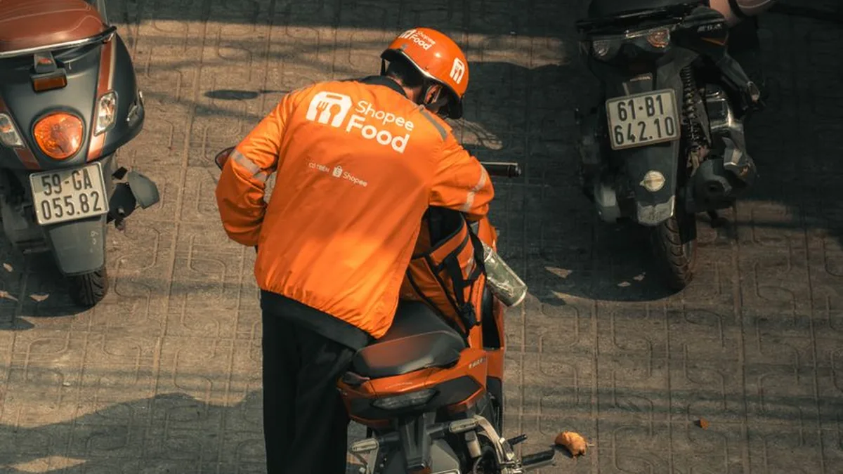Cartão de crédito em apps de transporte e delivery
