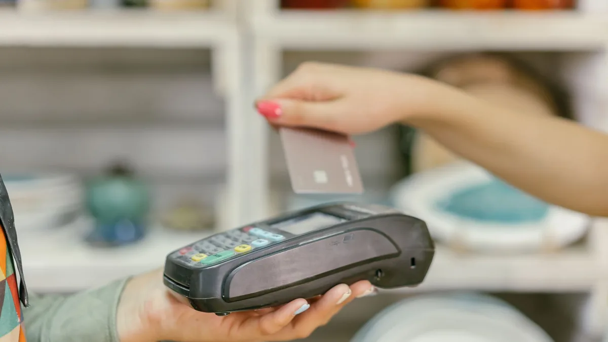 Pix parcelado ou cartão de crédito: qual sai mais barato